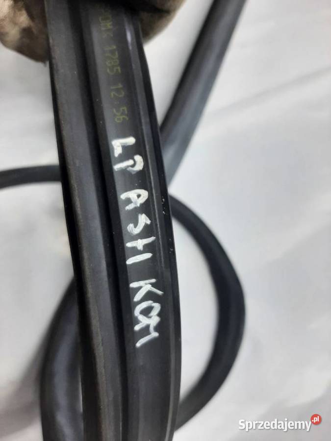 Opel Astra H Kombi uszczelka drzwi na słupku Ksawerów