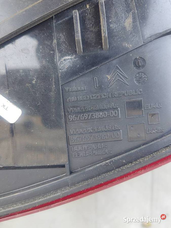 CITROEN DS3 0815r LAMPA TYLNA TYŁ LEWA PRAWA osobowe Pozostałe Radom