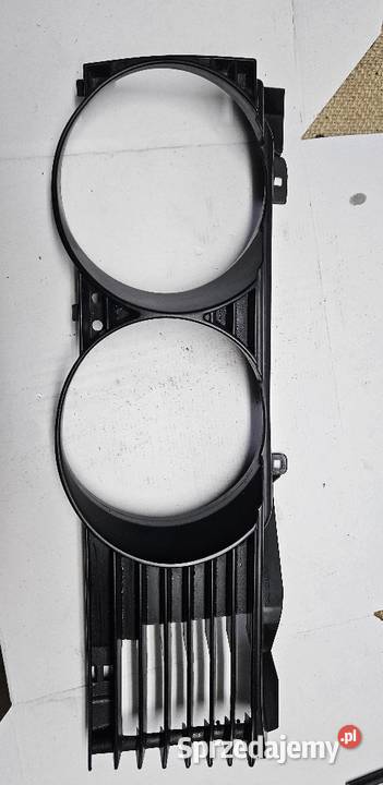 BMW E32 OKULAR ATRAPA OSŁONA RAMKA KOMPLET 8694r Lublin