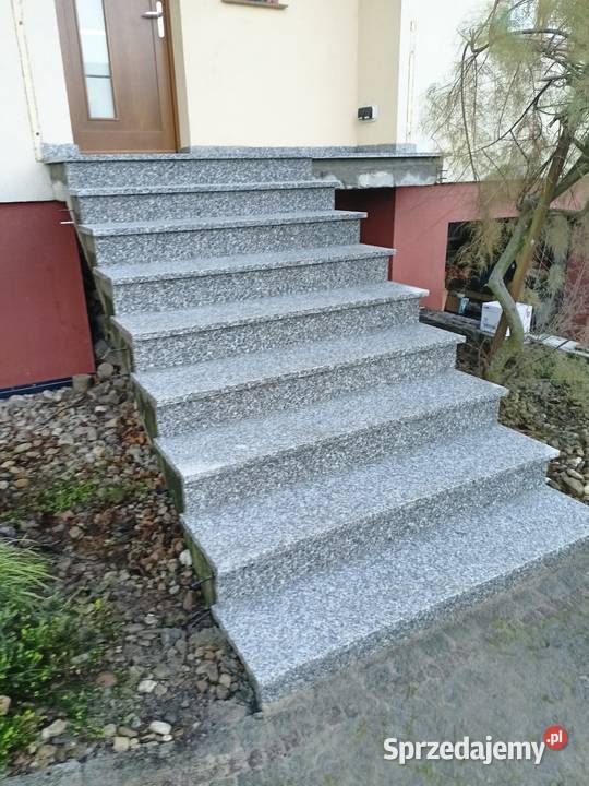 Schody i parapety wewnętrzne i zewnętrzne z Ujazd sprzedam
