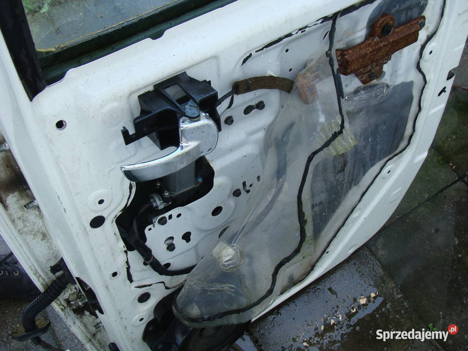 Nissan Navara D40 drzwi tylne prawe Goleniów