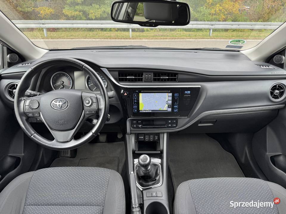 Toyota Corolla E16 lift Salon Polska asystent pasa ruchu mazowieckie Radzymin