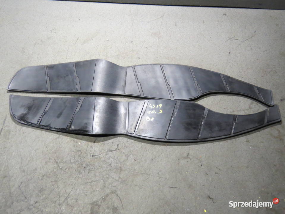 SUZUKI BURGMAN 200 125 16 GUMY NA NOGI PODNÓŻKI