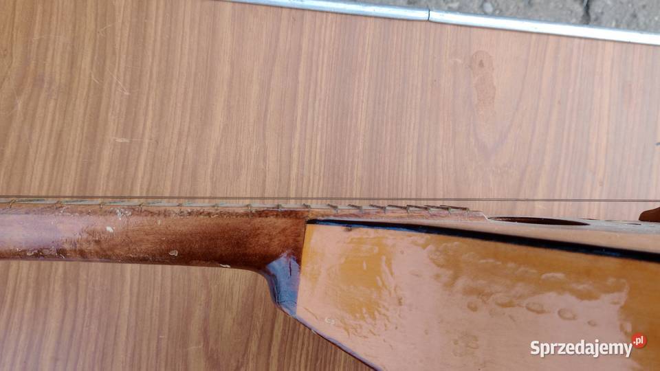 Stara ładna mandolina ośmiostrunowa