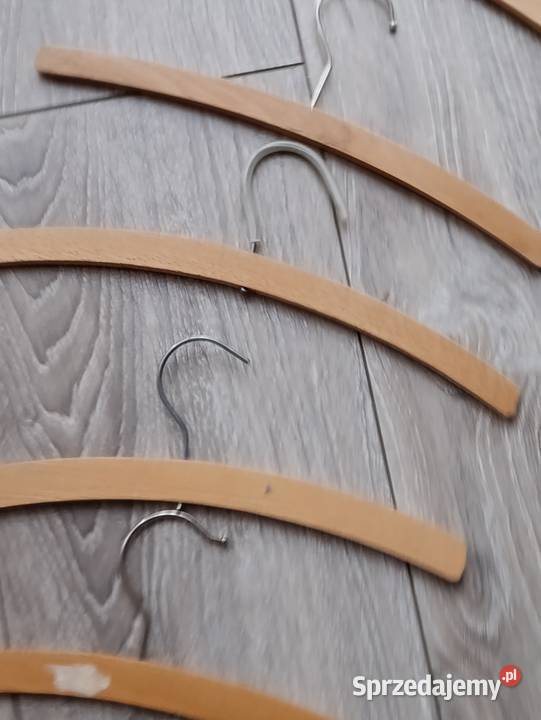 wieszaki drewniane PRL ramiączka 8 sztuk wielkopolskie Poznań