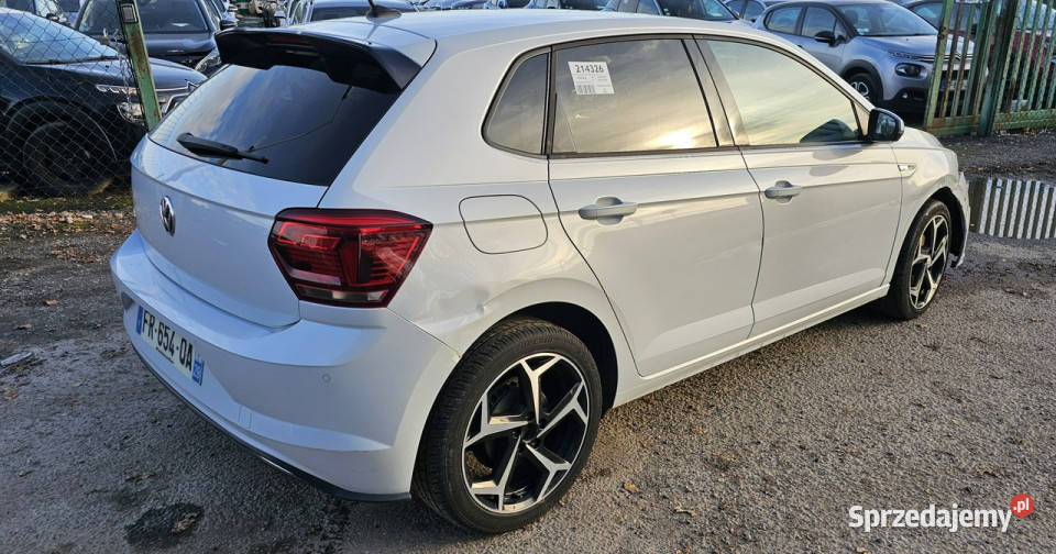 Volkswagen Polo 16 tdi R line VI 2017 światła przeciwmgielne Pleszew