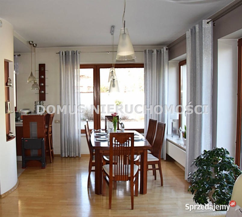 sprzedaży domu Wola Zaradzyńska 240m2 sprzedam