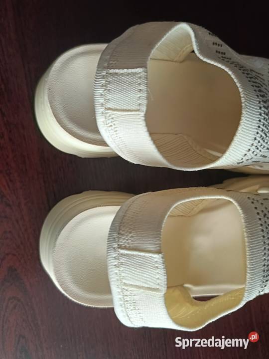 Buty rozmiar 38 Sandały i klapki Warszawa