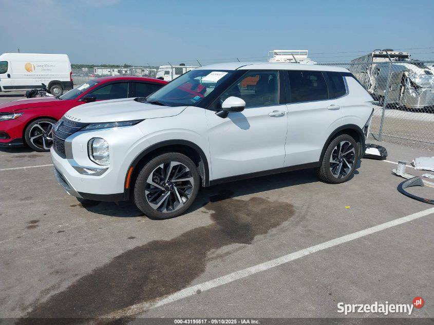 2024 MITSUBISHI OUTLANDER SE 25 SAWC 72000km Samochody osobowe Kobyłka