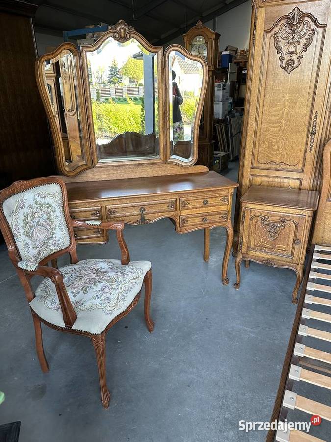 Ładna drewniana sypialnia łóżko szafki komoda Sławoszewek