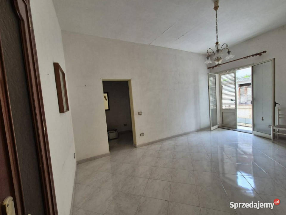 Na sprzedaż część kamienicy Carini Sycylia Liczba pokoi 6