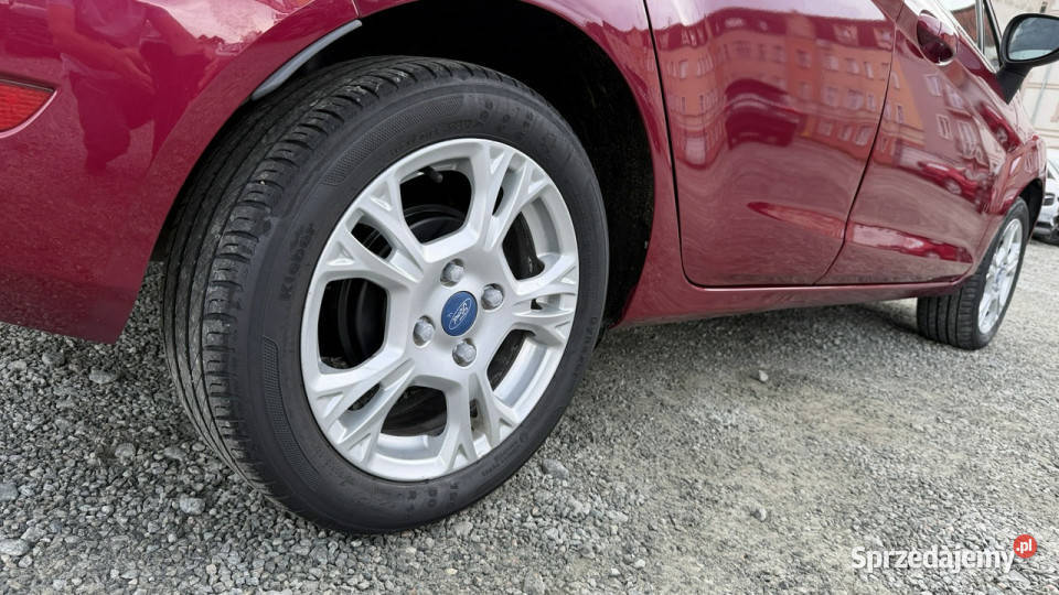 Ford Fiesta Benzyna Zarejestrowany Ubezpieczony nieuszkodzony