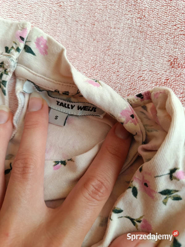 Bluzeczka na naramkach kwiatki ozdobna szyja r S Bluzki i koszule Dąbrowica