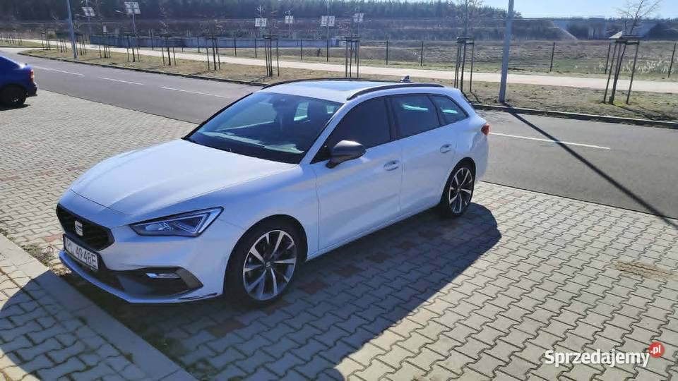 SEAT LEON SPORTSTOURER FR 15 TSI 130 45 PANORAMA Leszno