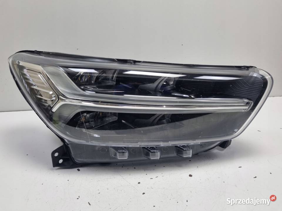 Volvo XC40 PRZEDNIA LAMPA PRAWA prawy przód FULL Janów