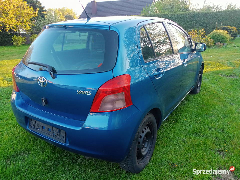 TOYOTA YARIS 13i klima 150000km Kielce