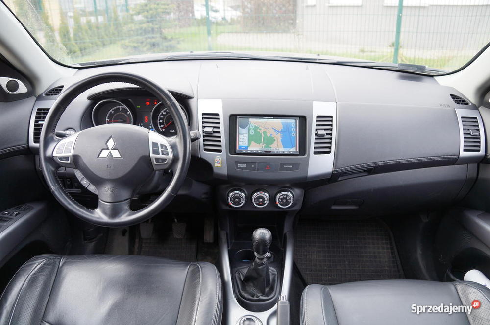 Mitsubishi Outlander w zakupione w styczniu 2010 Gdynia