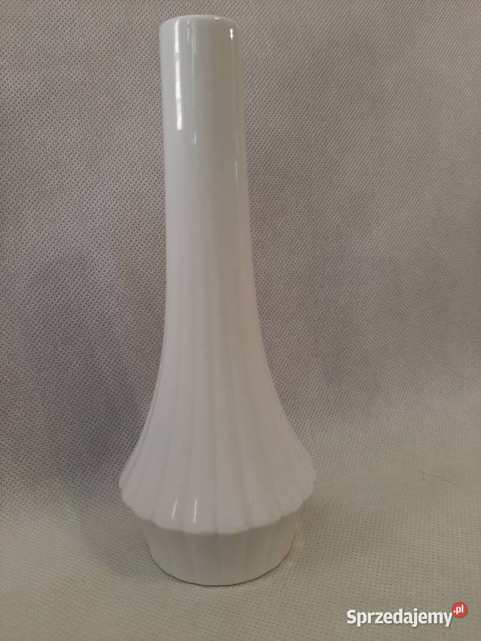 Piękny biały ceramiczny wazon niemieckisygnowany Inowrocław