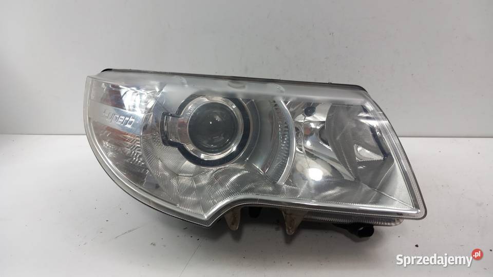 SKODA SUBERB II LAMPA PRZÓD PRAWA EU SOCZEWKA Lampy przednie Zbierkowo