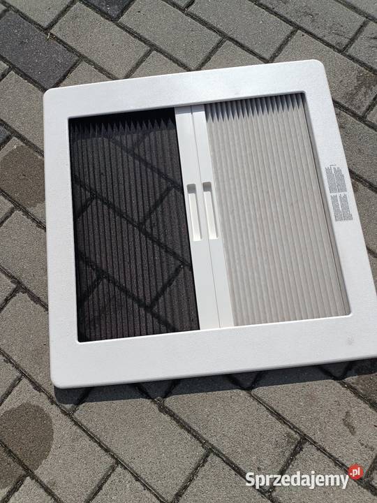Okno dachowe Dometic 40x40 do przyczepy Płońsk