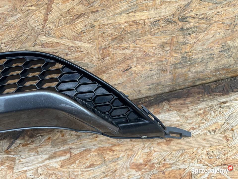 Środkowa kratka dolna zderzaka przód spoiler Międzychód