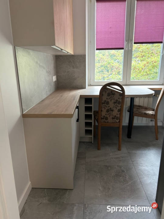 PRZYTULNA KAWALERSKA W LOKALIZACJI balkon Warszawa