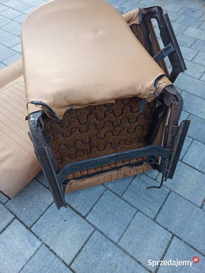Kremowe wnętrze fotele kanapa boczki Fiat 126p osobowe Poznań