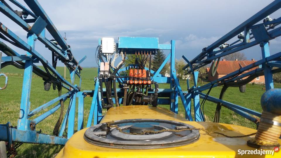 opryskiwacz Caruelle 24m 3000l pomorskie Dzierzgoń