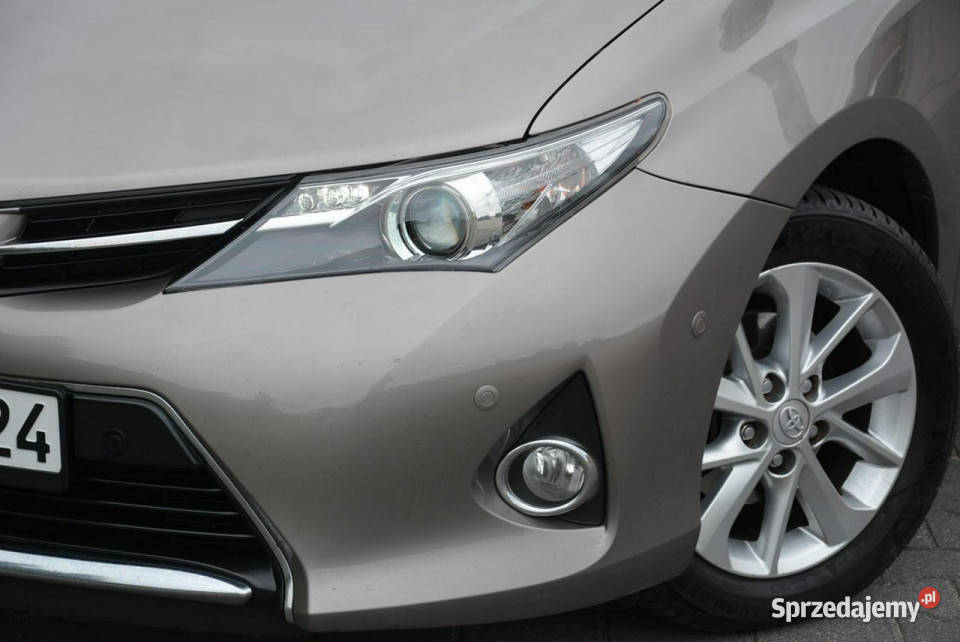 Toyota Auris Executive Navi Ledy Kamera Park Ostrów Mazowiecka