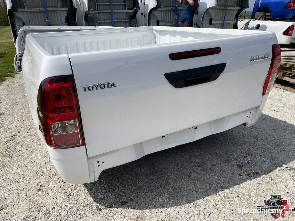 PAKA Toyota Hilux 2016 Skrzynia Ładunkowa 15KAB części blacharskie warmińsko-mazurskie Pasłęk