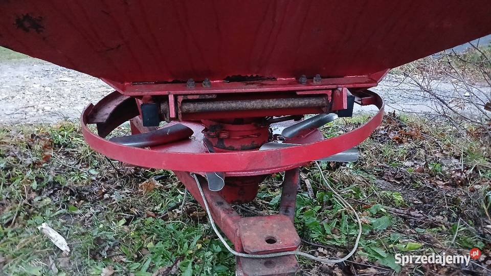 Rozsiewacz nawozów Lely 1500 Futoma