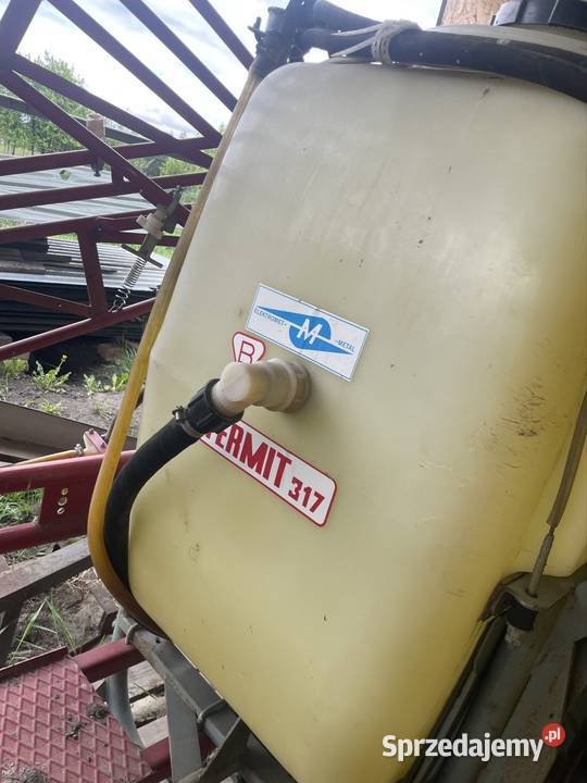 Rozsiewacz do nawozów promar i opryskiwacz nieuszkodzony Stołpie