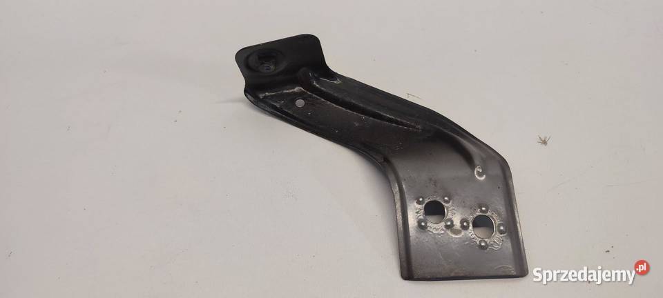 SKODA KAROQ MOCOWANIE BŁOTNIKA PRAWE 57A821432 Motoryzacja