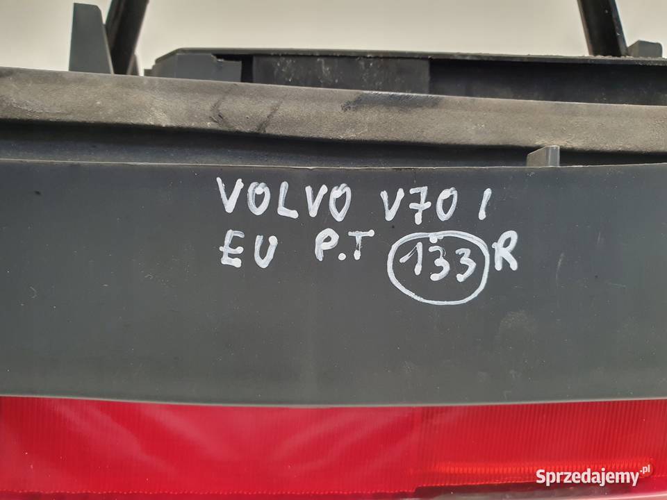 LAMPA PRAWA Volvo V70 I XC70 9606r TYLNA prawy