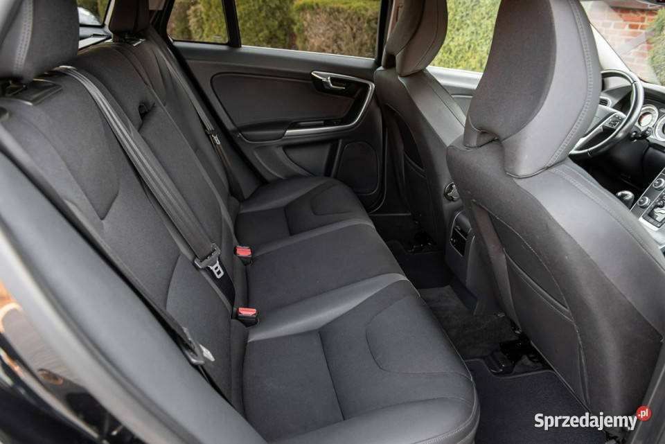 Volvo V60 RDesign 20d D4 163 5 cylindrowy Manual Zwoleń