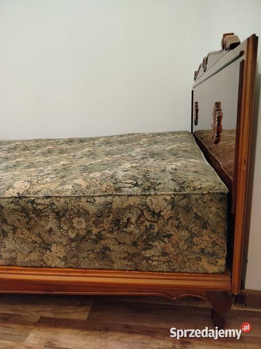 Stylowe łóżko ludwikowskie 140x200 z materacem