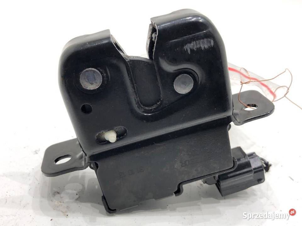 ZAMEK KLAPY TYŁ DACIA DUSTER SUV 905037230R 1018