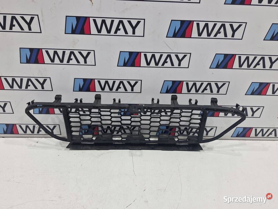 BMW F30 F31 ŚRODKOWA KRATKA ZDERZAKA MPAKIET