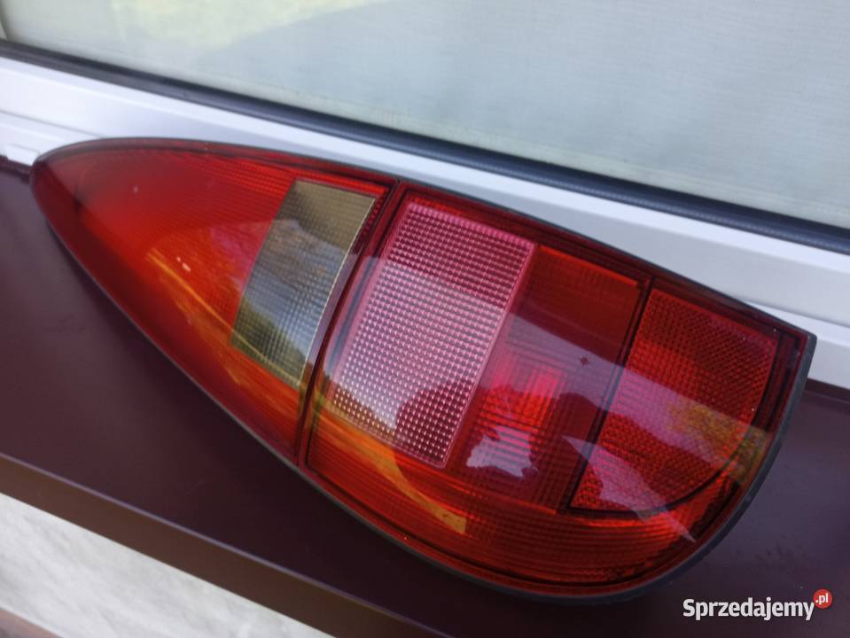 Renault Laguna 1 I kombi lampa tył tylna lewa Sieradz