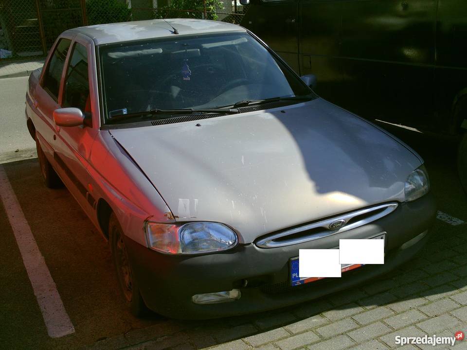 Ford escort ghia zderzak kokpit osobowe Lębork