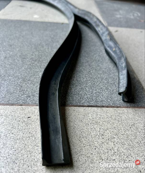 Uszczelki gumowe nadkoli przednich Mercedes W126