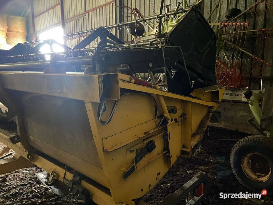 Kombajn zbożowy News Holland CS540 Trawniki