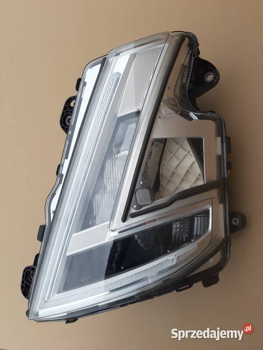 VOLVO FH5 REFLEKTOR LEWY FULL LED LAMPA LEWA ciężarowe Trzciel
