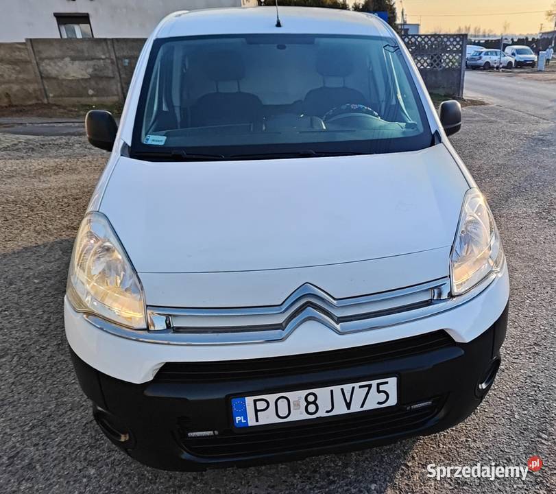 Citroen Berlingo 16 90 rejestracja 2015 salon Chludowo