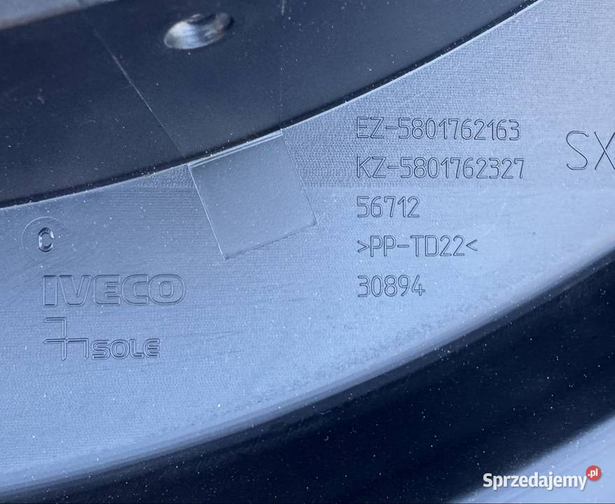 Listwa błotnika przód lewa lh Iveco daily 4 IV Rok produkcji 2024