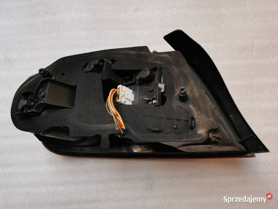 Lampa Prawy Tył Tylna Prawa Peugeot 407 Sedan Wyszków