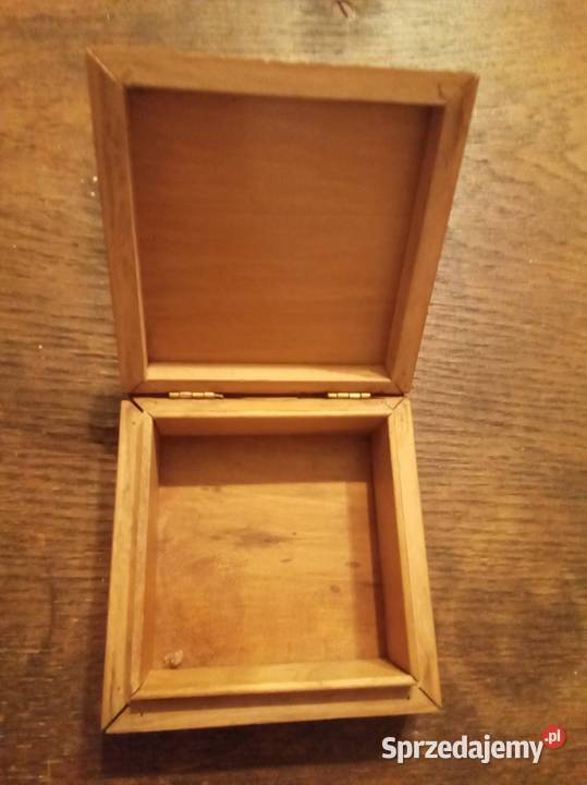 Drewniane pudełko z ptaszkiem PRL Sztuka współczesna