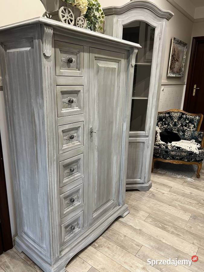 Wysoka drewniana komoda Bieliźniarka Żary