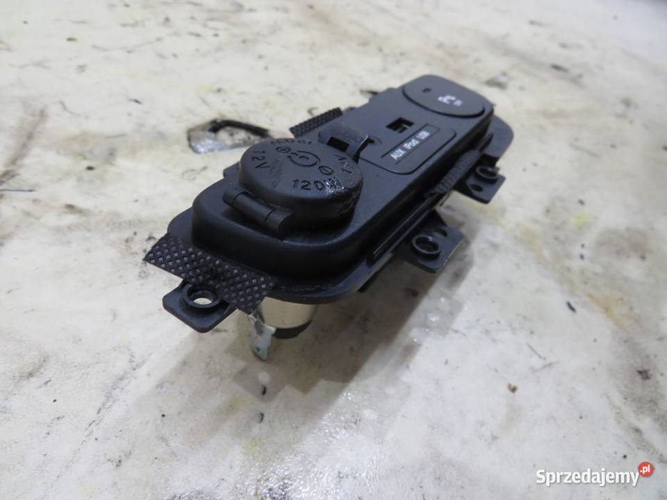 GNIAZDO PORT USB AUX SPORTAGE III 937003U690