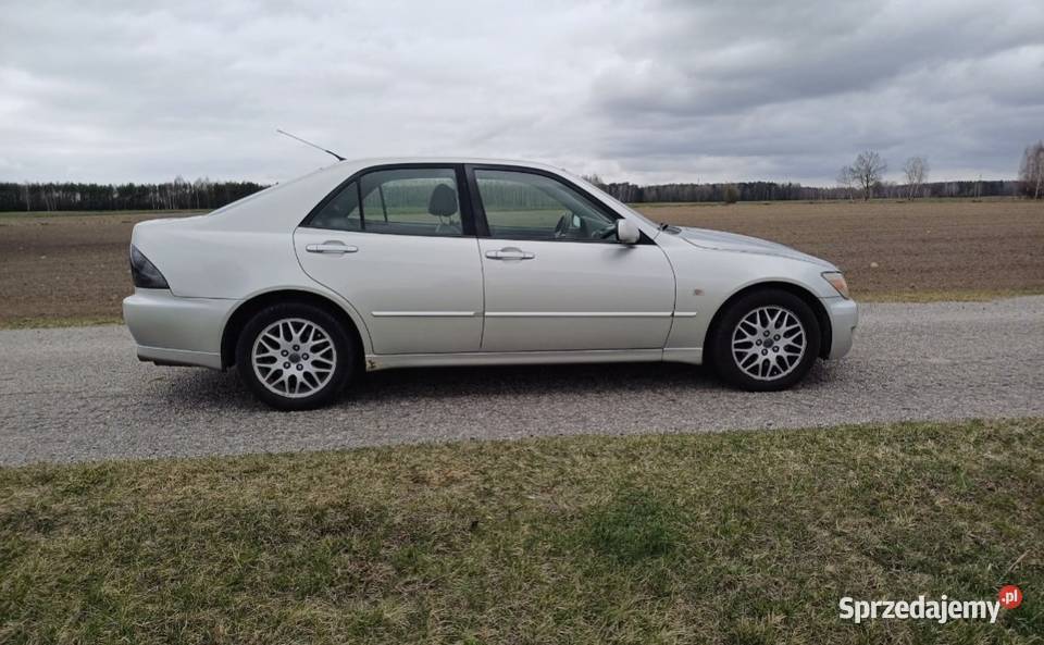 Lexus is 200 LPG 2004 Chełm